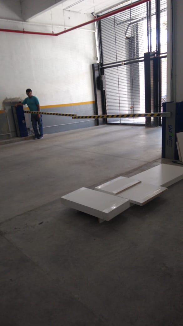 Barrera automática vehicular en estacionamiento